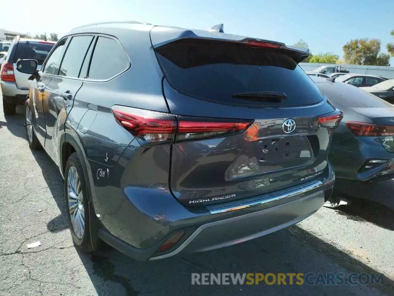 3 Photograph of a damaged car 5TDFZRBH0NS173349 TOYOTA HIGHLANDER 2022