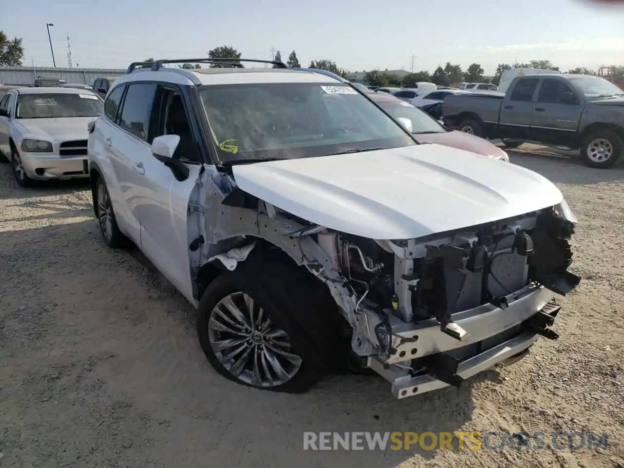 1 Photograph of a damaged car 5TDFZRBH2NS182411 TOYOTA HIGHLANDER 2022