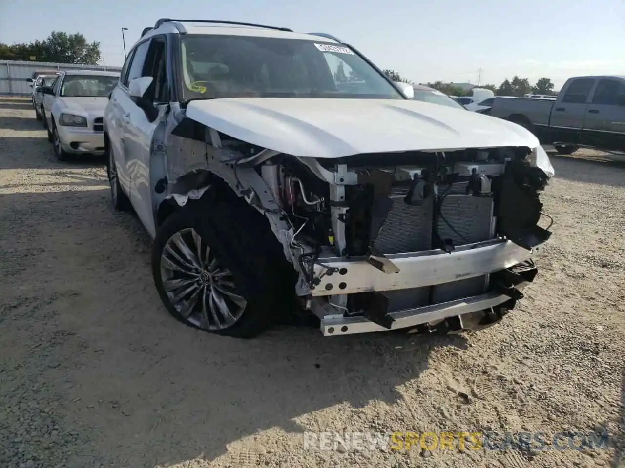 9 Photograph of a damaged car 5TDFZRBH2NS182411 TOYOTA HIGHLANDER 2022