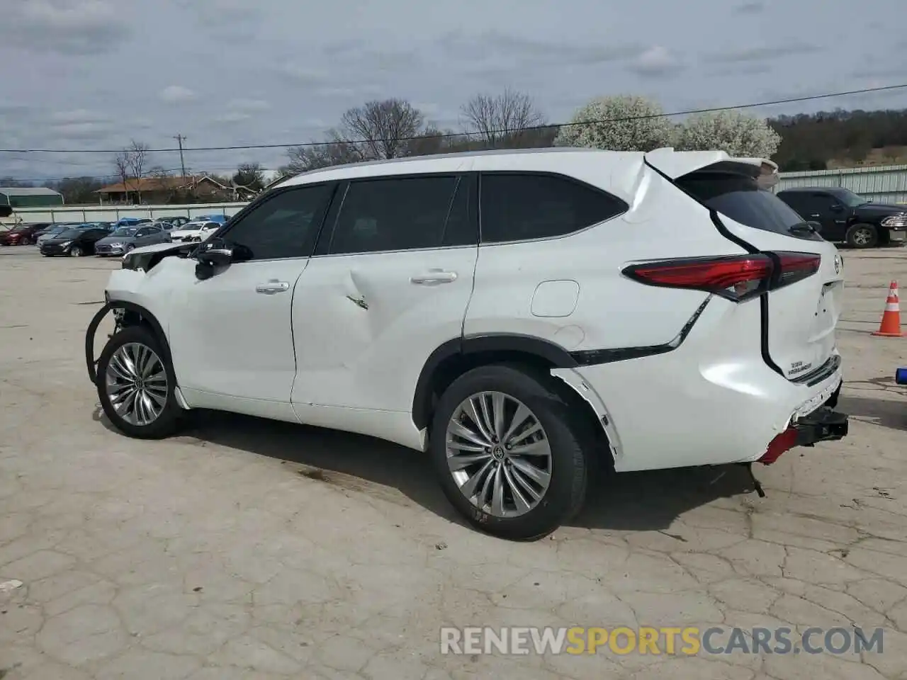 2 Photograph of a damaged car 5TDFZRBH2NS189519 TOYOTA HIGHLANDER 2022