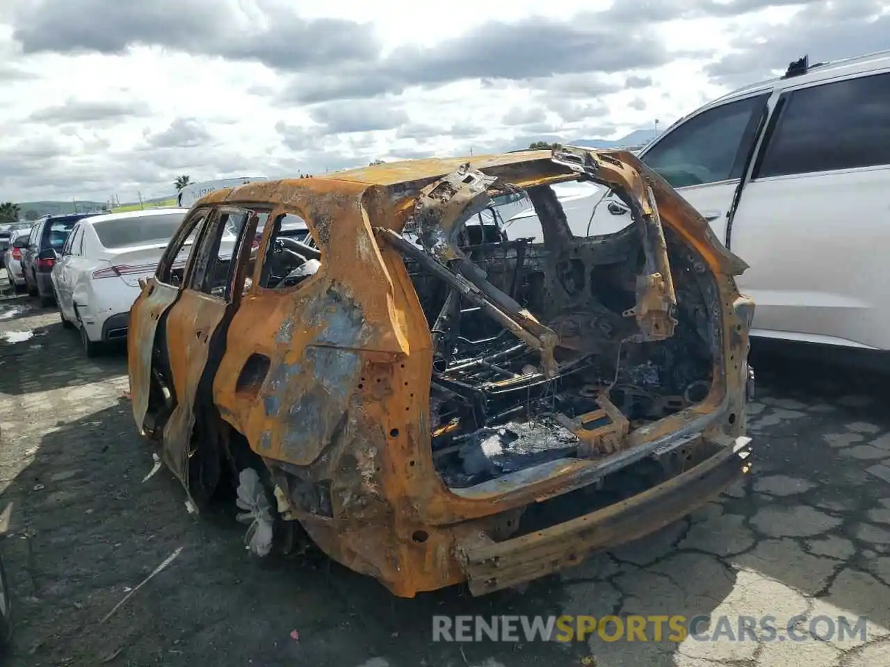 2 Photograph of a damaged car 5TDFZRBH3NS208207 TOYOTA HIGHLANDER 2022