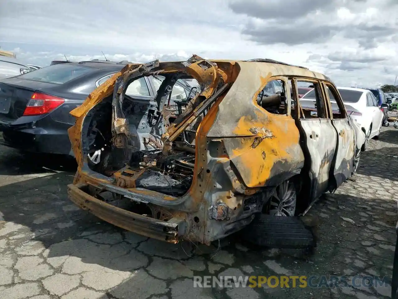 3 Photograph of a damaged car 5TDFZRBH3NS208207 TOYOTA HIGHLANDER 2022