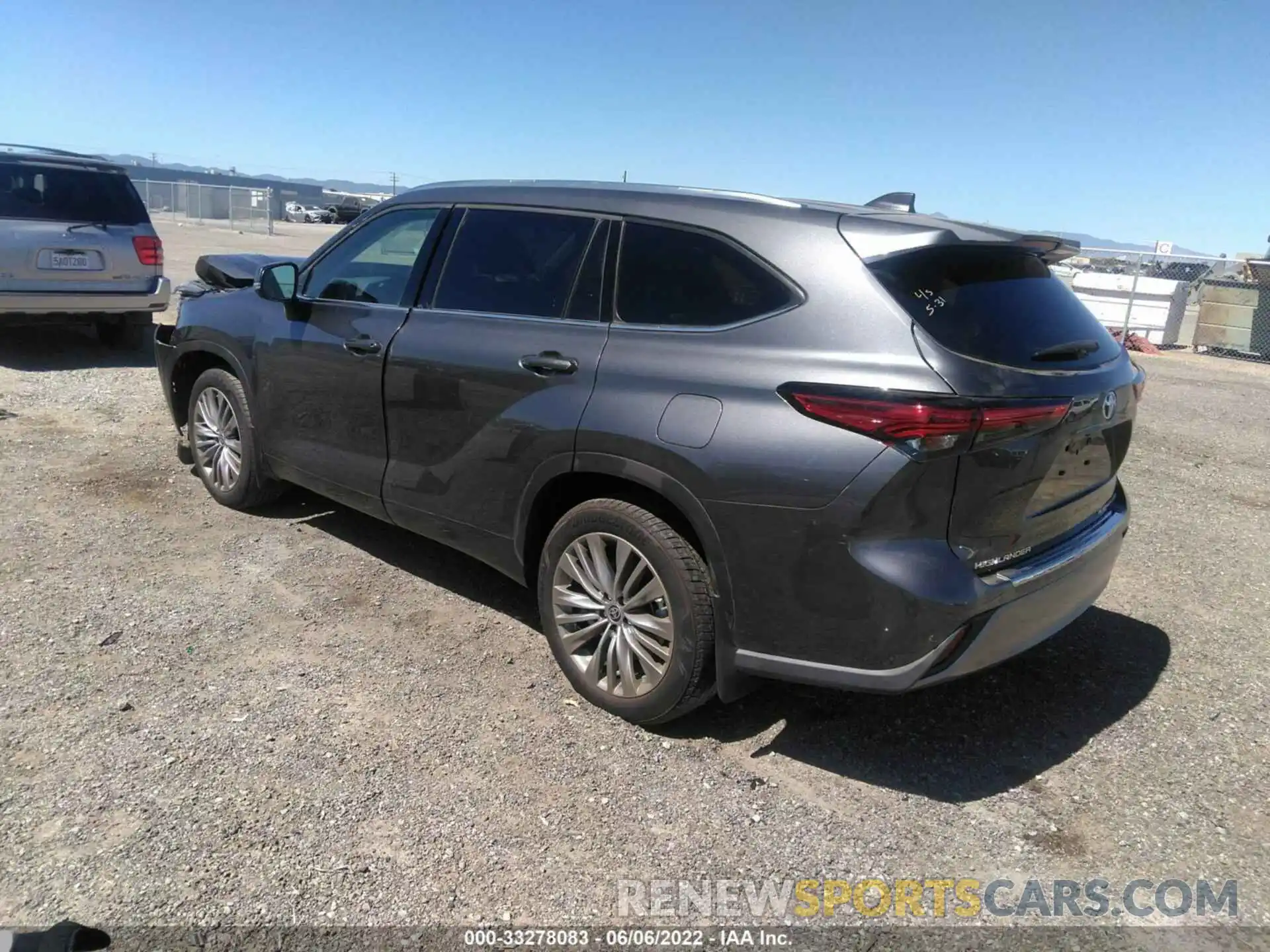 3 Photograph of a damaged car 5TDFZRBH3NS214749 TOYOTA HIGHLANDER 2022