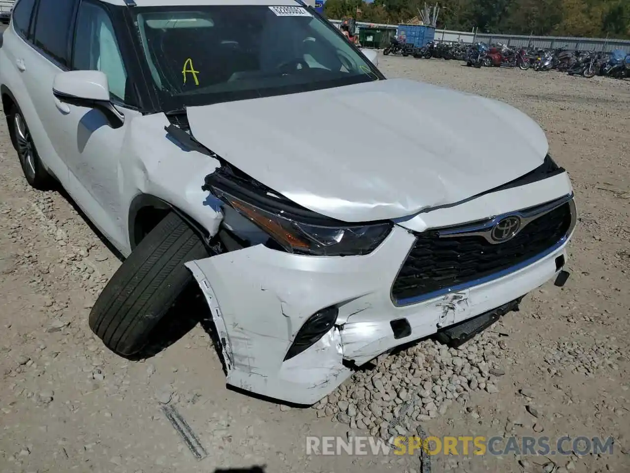 9 Photograph of a damaged car 5TDFZRBH4NS165884 TOYOTA HIGHLANDER 2022