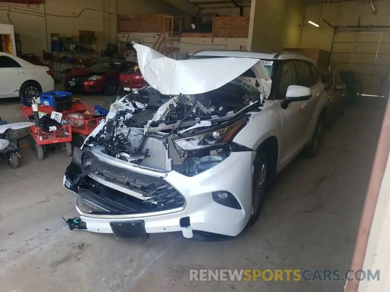 2 Photograph of a damaged car 5TDFZRBH4NS189845 TOYOTA HIGHLANDER 2022