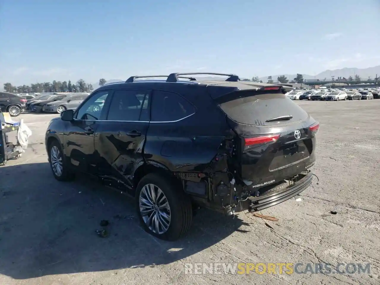 3 Photograph of a damaged car 5TDFZRBH6NS207021 TOYOTA HIGHLANDER 2022