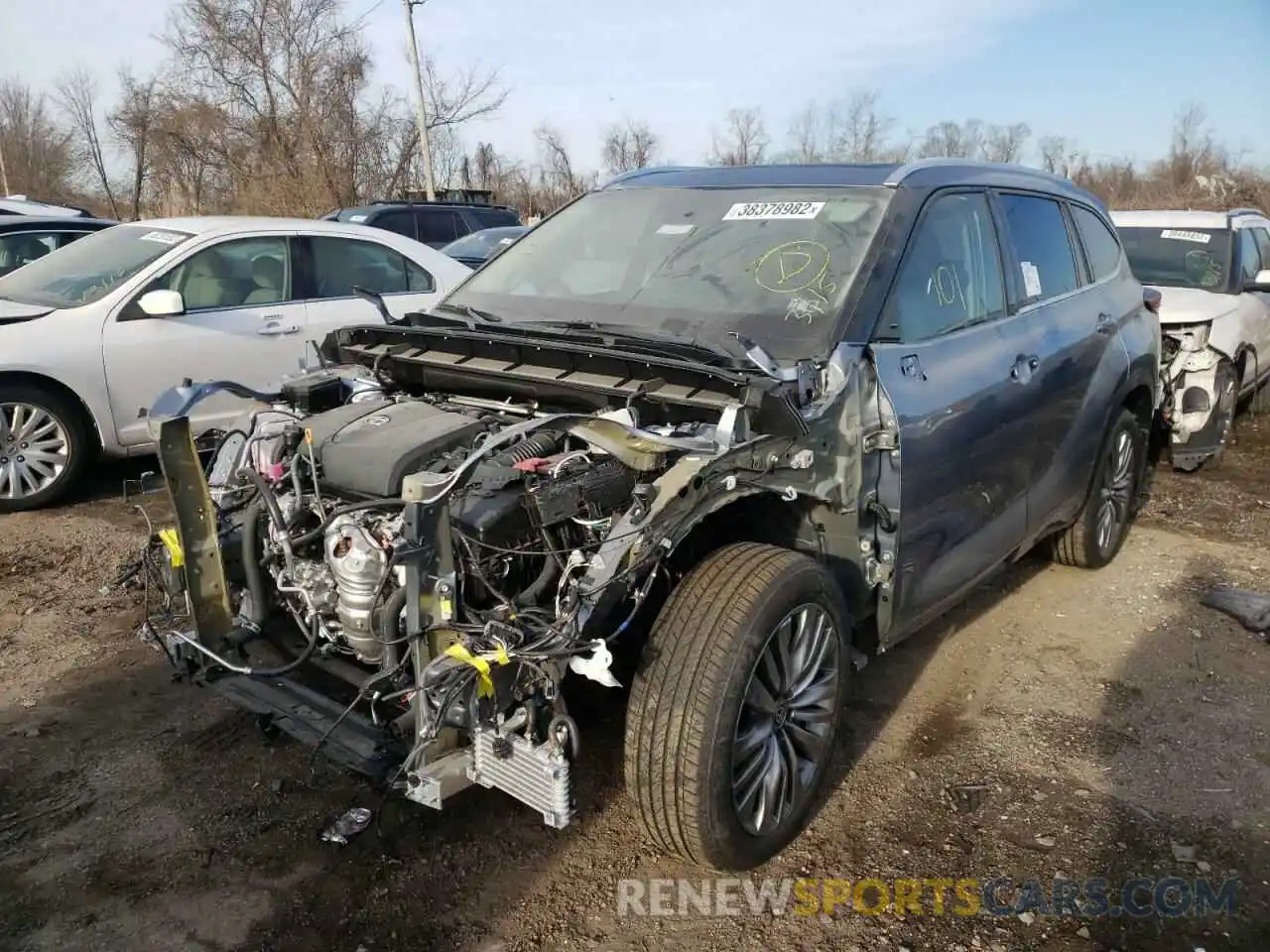 2 Photograph of a damaged car 5TDFZRBH8NS173003 TOYOTA HIGHLANDER 2022