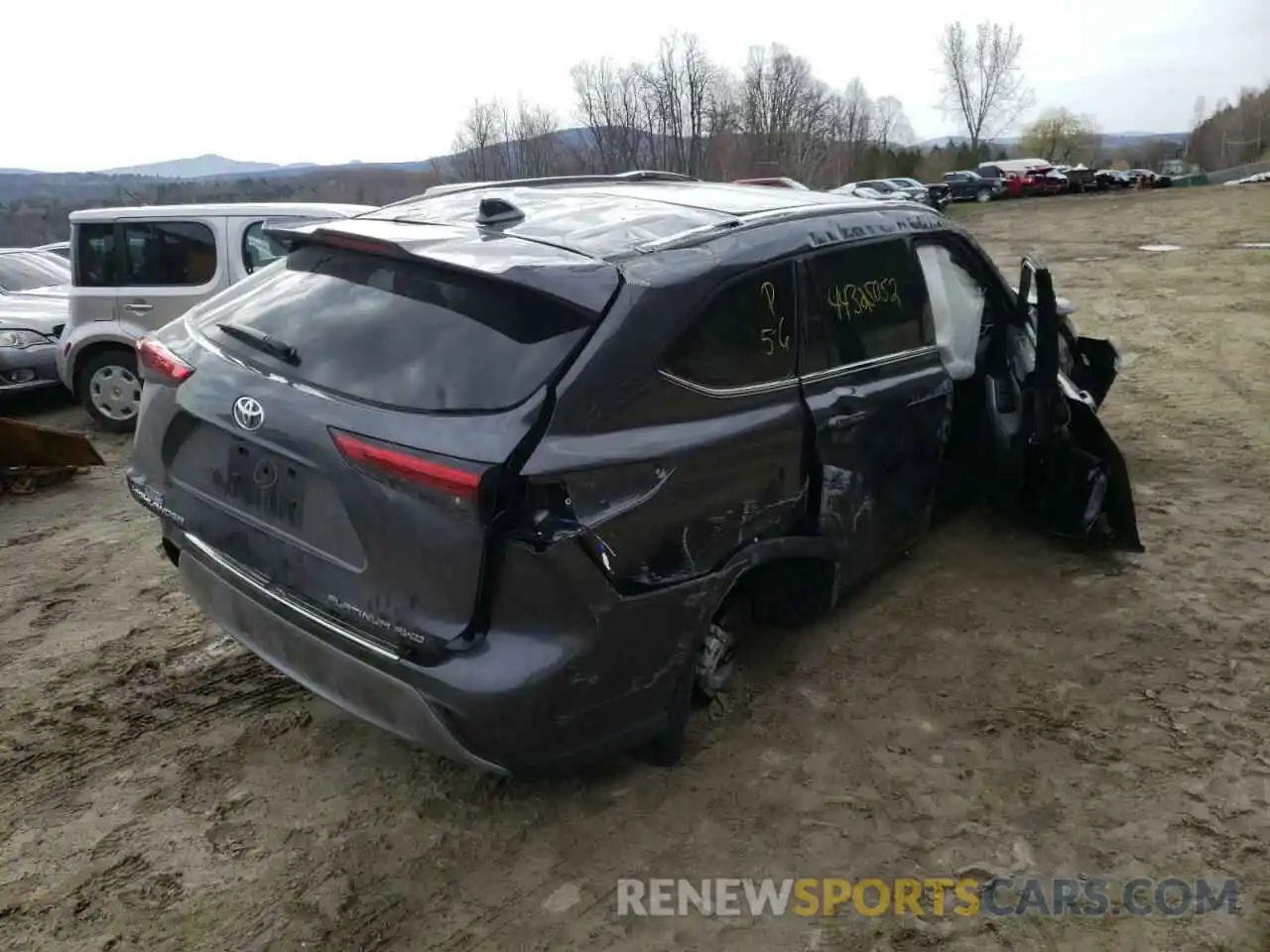 4 Photograph of a damaged car 5TDFZRBH9NS191865 TOYOTA HIGHLANDER 2022