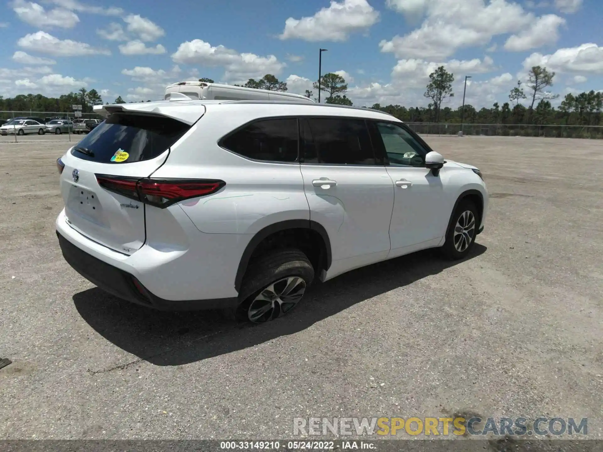 4 Photograph of a damaged car 5TDGARAH0NS510776 TOYOTA HIGHLANDER 2022