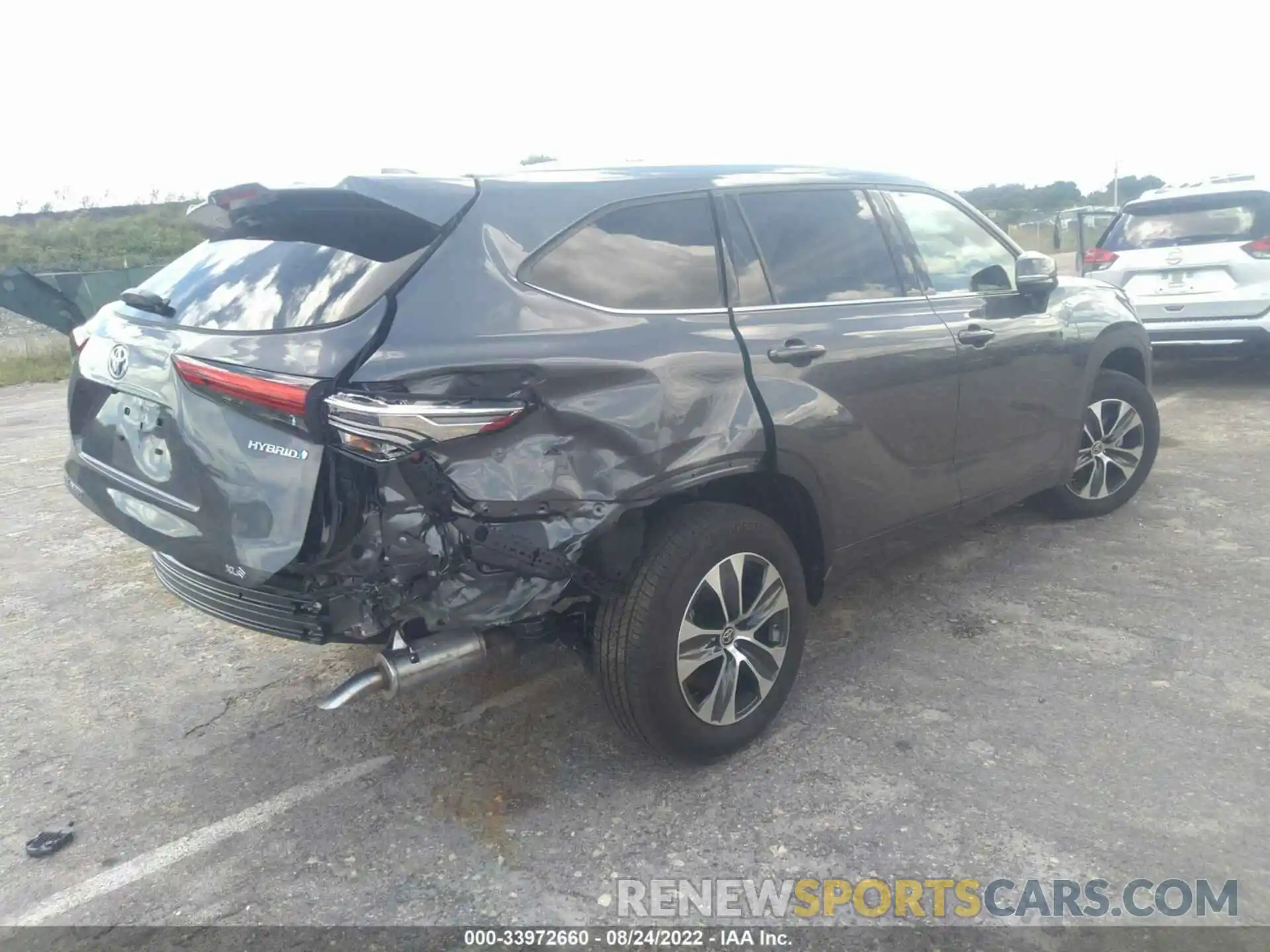 4 Photograph of a damaged car 5TDGARAH3NS515437 TOYOTA HIGHLANDER 2022