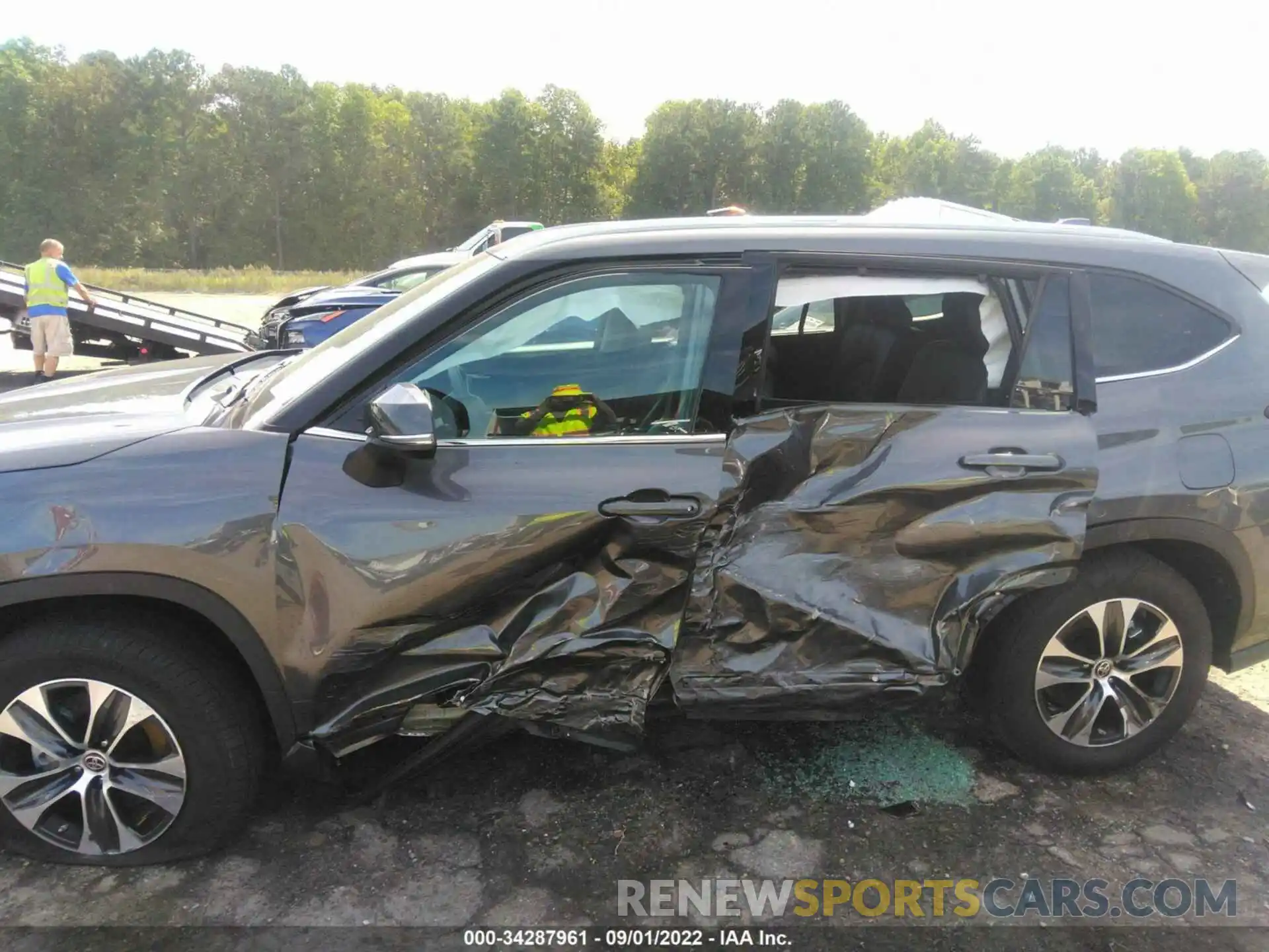 6 Photograph of a damaged car 5TDGARAH7NS513657 TOYOTA HIGHLANDER 2022