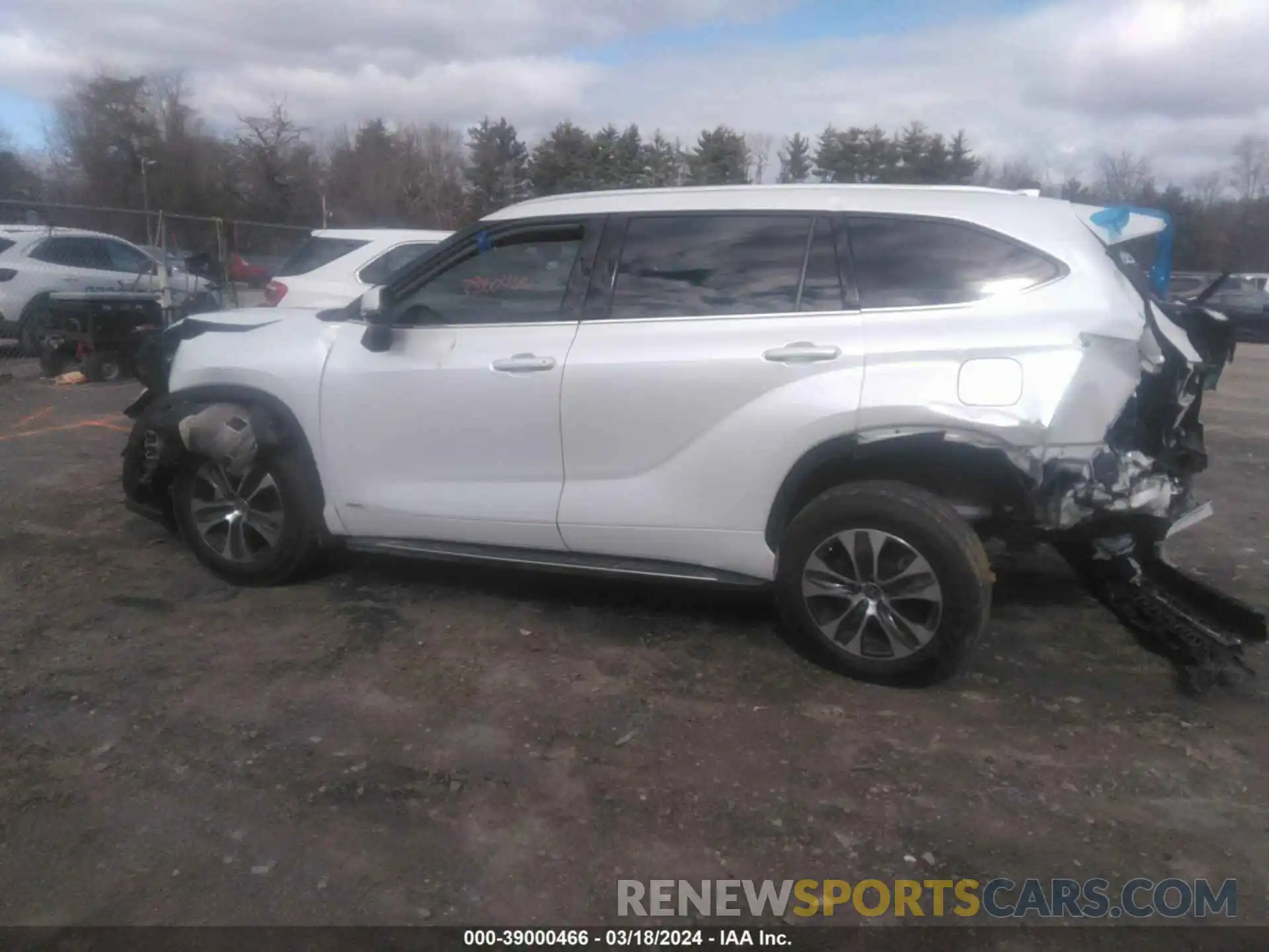 14 Photograph of a damaged car 5TDGBRCH1NS551105 TOYOTA HIGHLANDER 2022