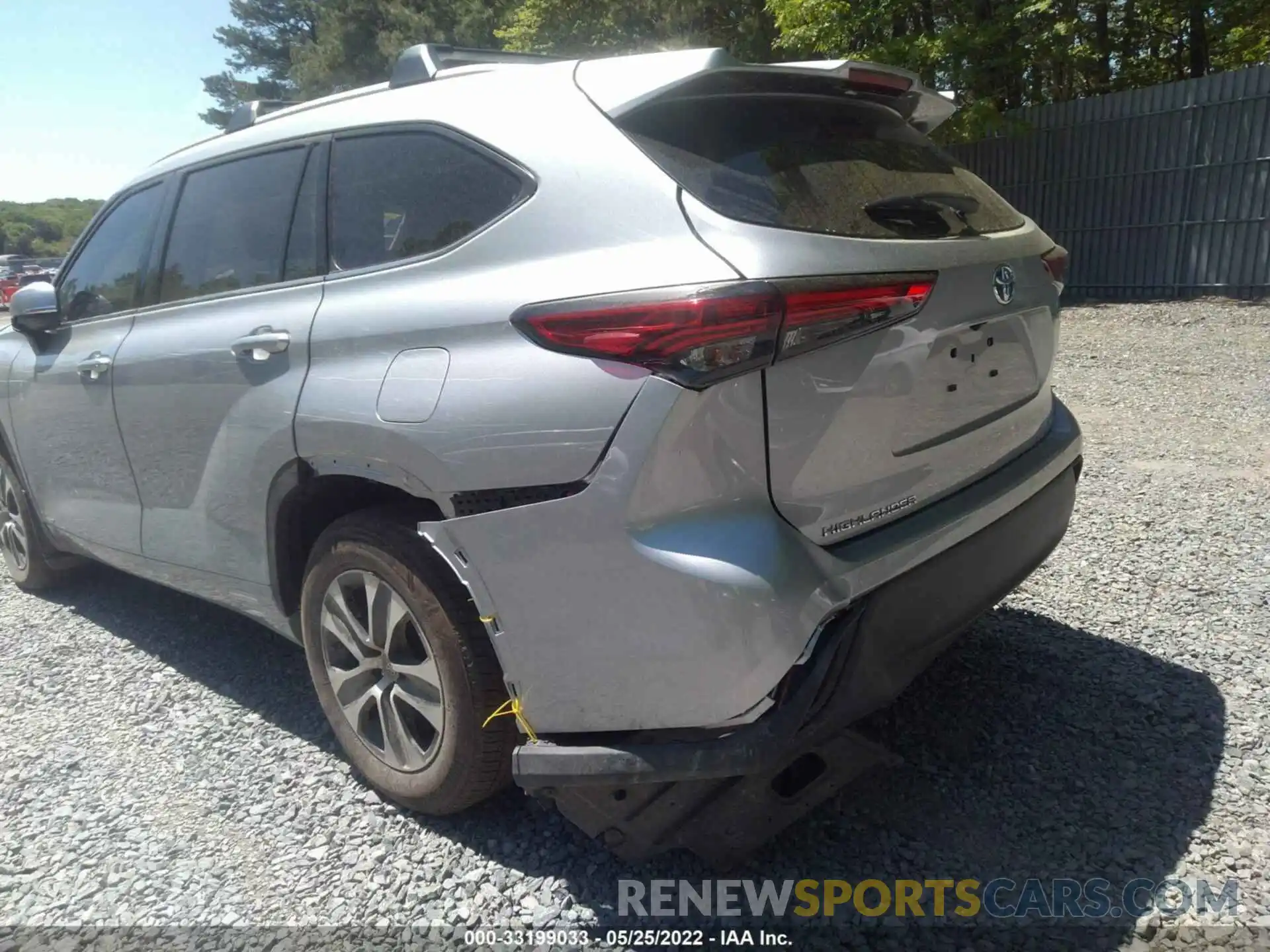 12 Photograph of a damaged car 5TDGBRCH2NS551436 TOYOTA HIGHLANDER 2022