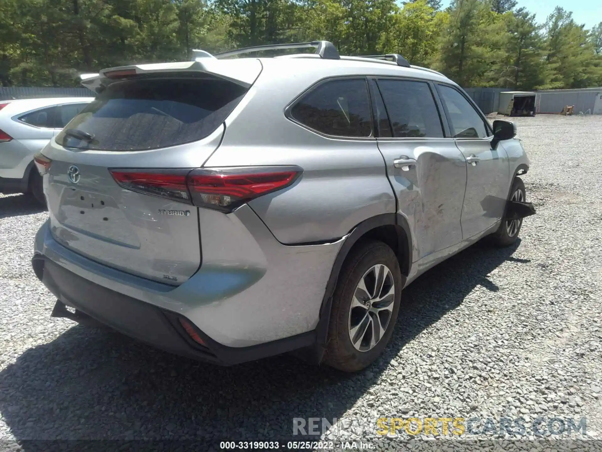 4 Photograph of a damaged car 5TDGBRCH2NS551436 TOYOTA HIGHLANDER 2022