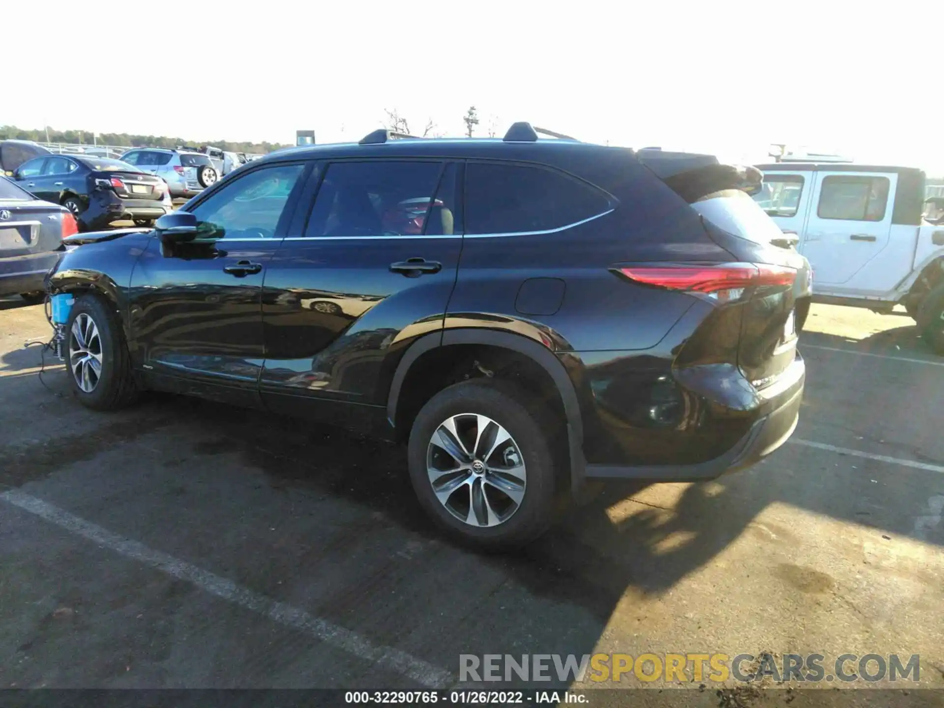 3 Photograph of a damaged car 5TDGBRCH3NS540249 TOYOTA HIGHLANDER 2022