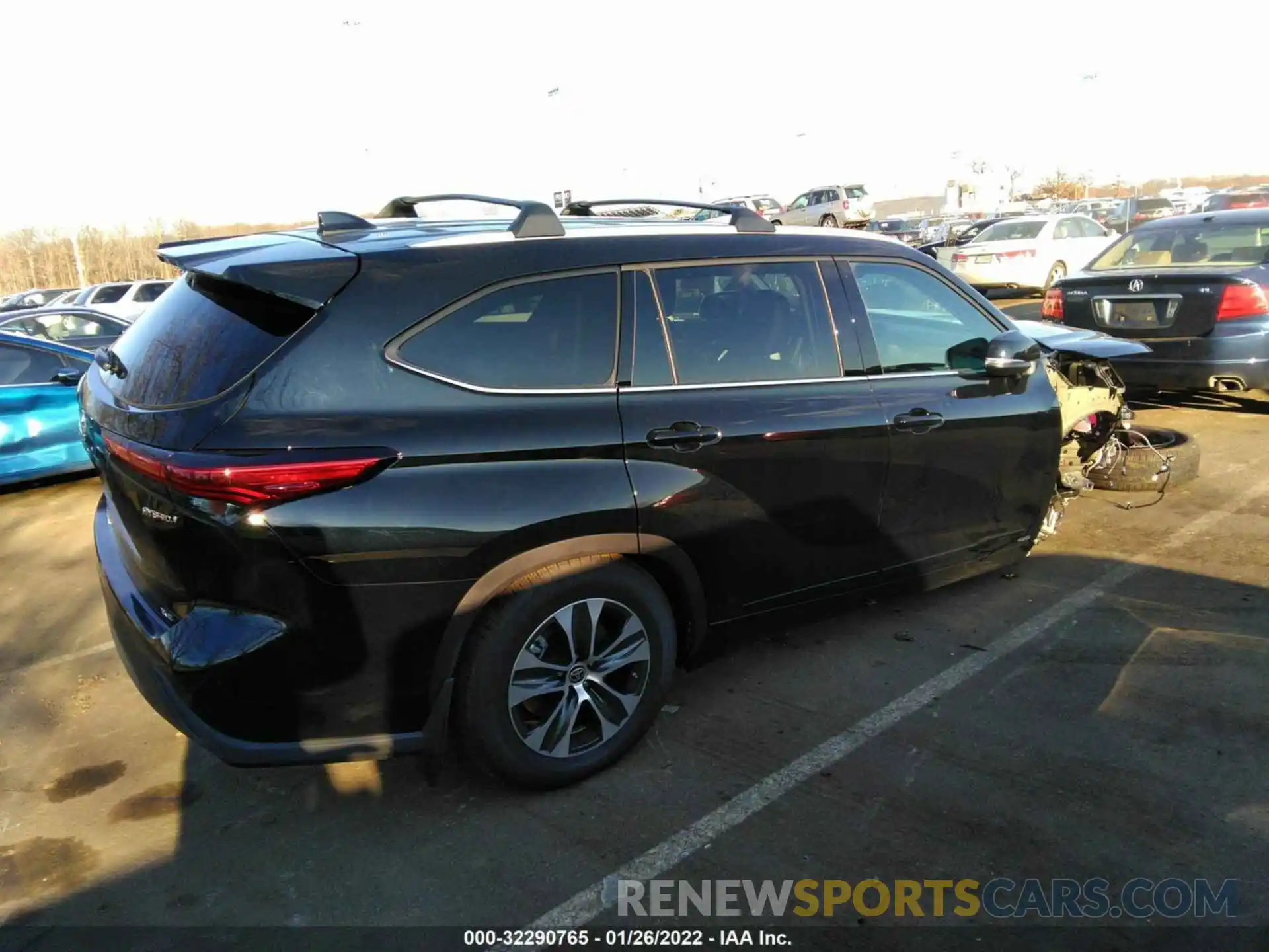 4 Photograph of a damaged car 5TDGBRCH3NS540249 TOYOTA HIGHLANDER 2022