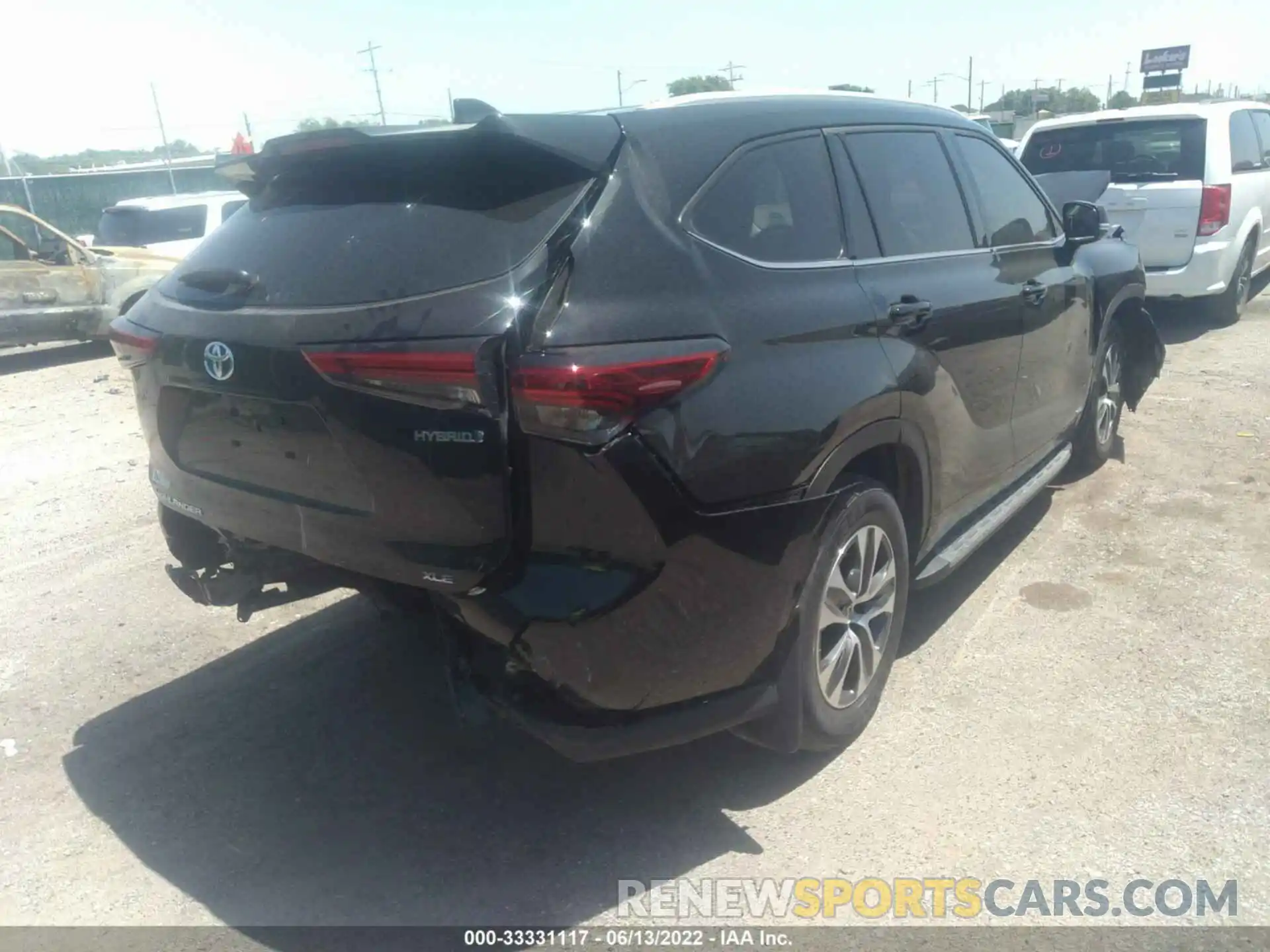 4 Photograph of a damaged car 5TDGBRCH6NS550578 TOYOTA HIGHLANDER 2022