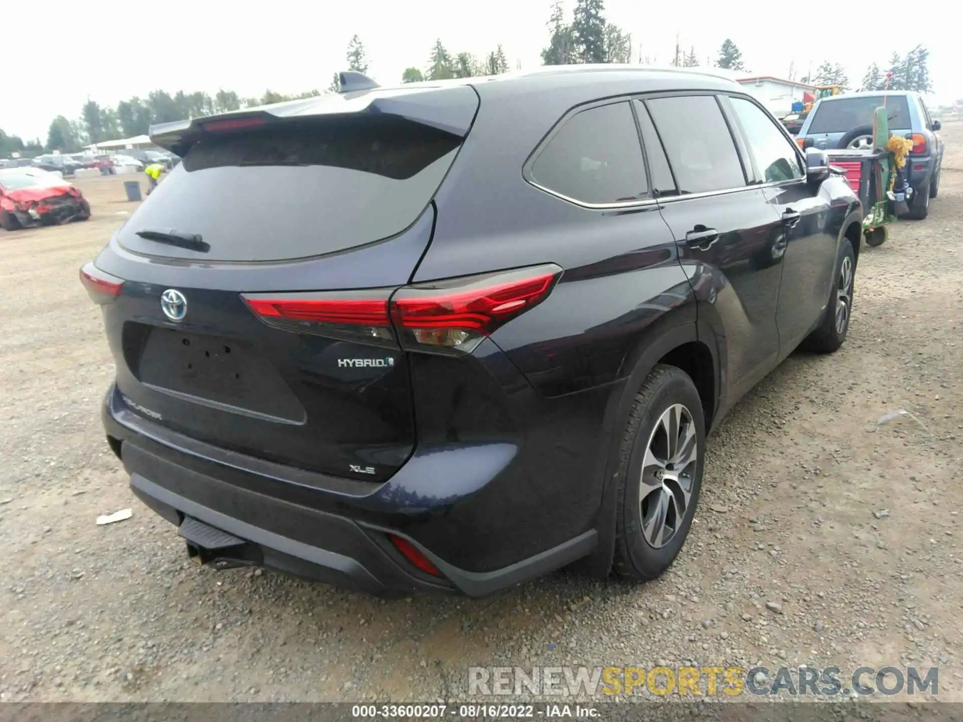 4 Photograph of a damaged car 5TDGBRCH9NS544628 TOYOTA HIGHLANDER 2022