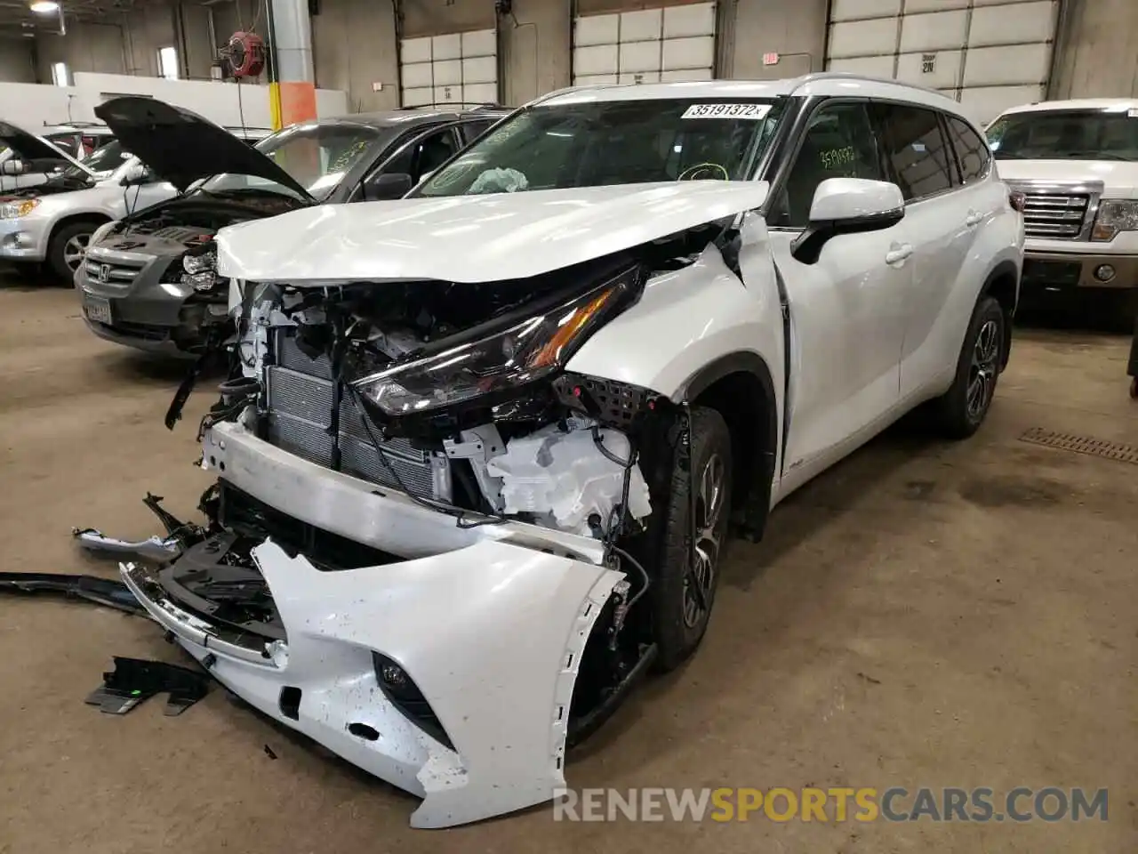 2 Photograph of a damaged car 5TDGBRCHXNS544783 TOYOTA HIGHLANDER 2022