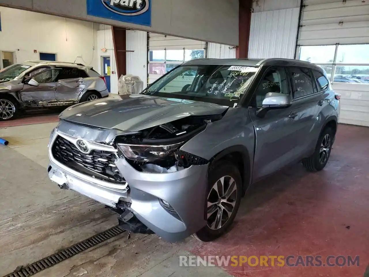 2 Photograph of a damaged car 5TDGZRAH0NS119961 TOYOTA HIGHLANDER 2022