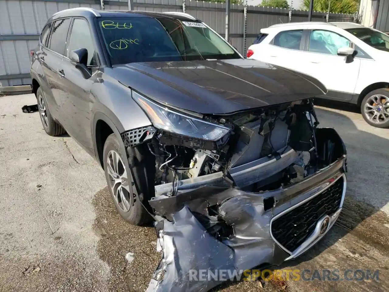 1 Photograph of a damaged car 5TDGZRAH3NS545093 TOYOTA HIGHLANDER 2022