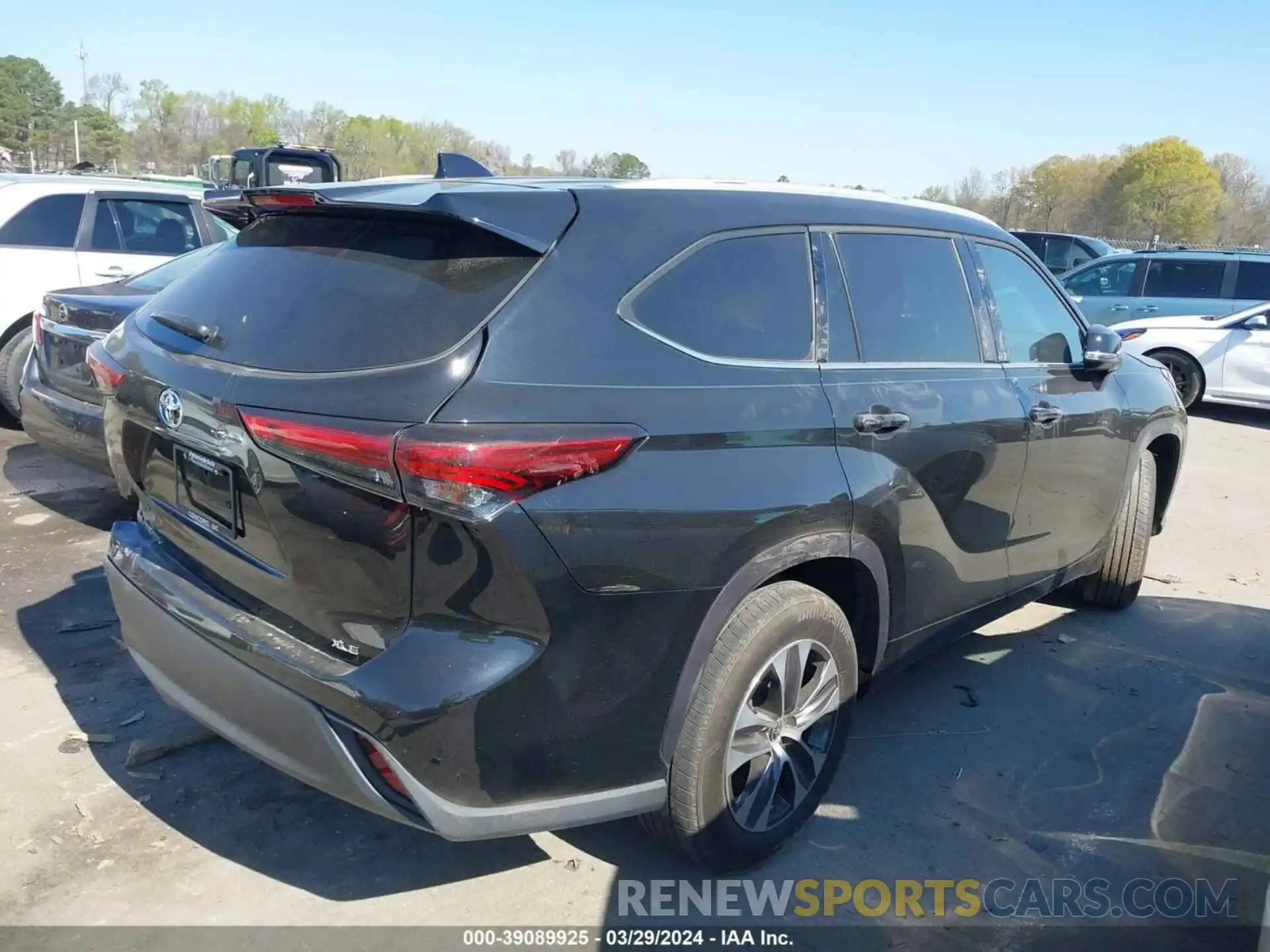 12 Photograph of a damaged car 5TDGZRAH3NS549161 TOYOTA HIGHLANDER 2022