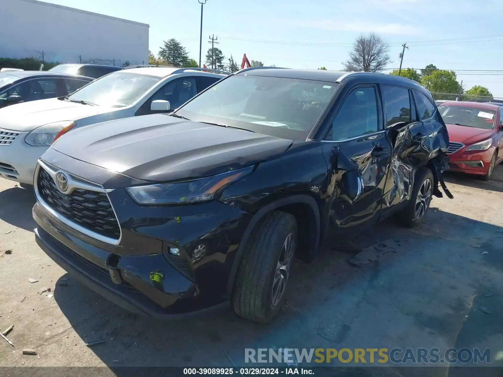 13 Photograph of a damaged car 5TDGZRAH3NS549161 TOYOTA HIGHLANDER 2022