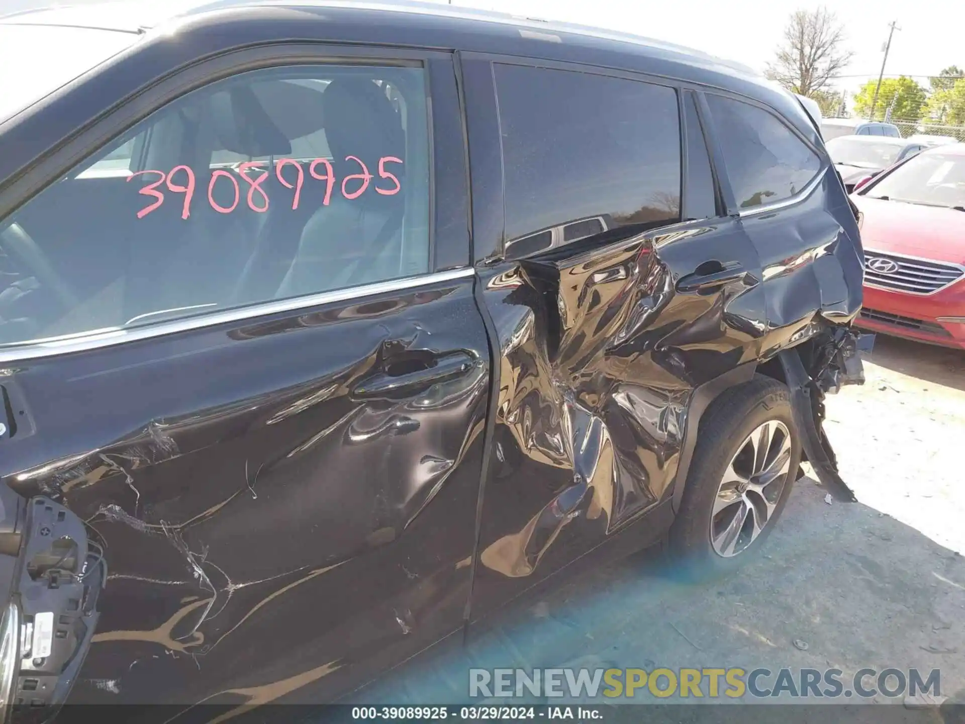 6 Photograph of a damaged car 5TDGZRAH3NS549161 TOYOTA HIGHLANDER 2022