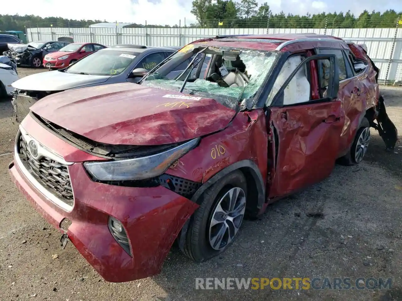 2 Photograph of a damaged car 5TDGZRAH4NS108199 TOYOTA HIGHLANDER 2022