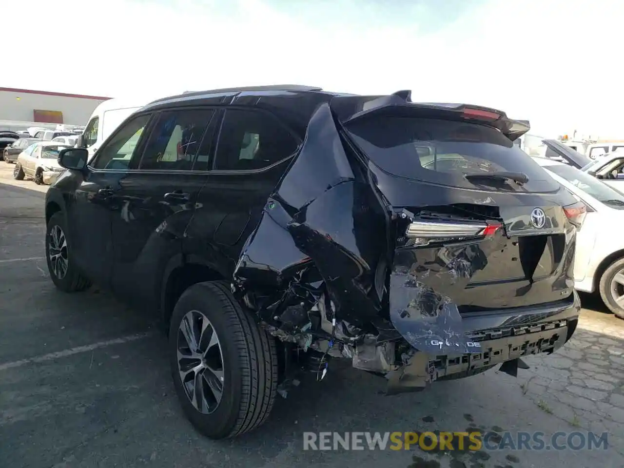 3 Photograph of a damaged car 5TDGZRAH4NS109322 TOYOTA HIGHLANDER 2022