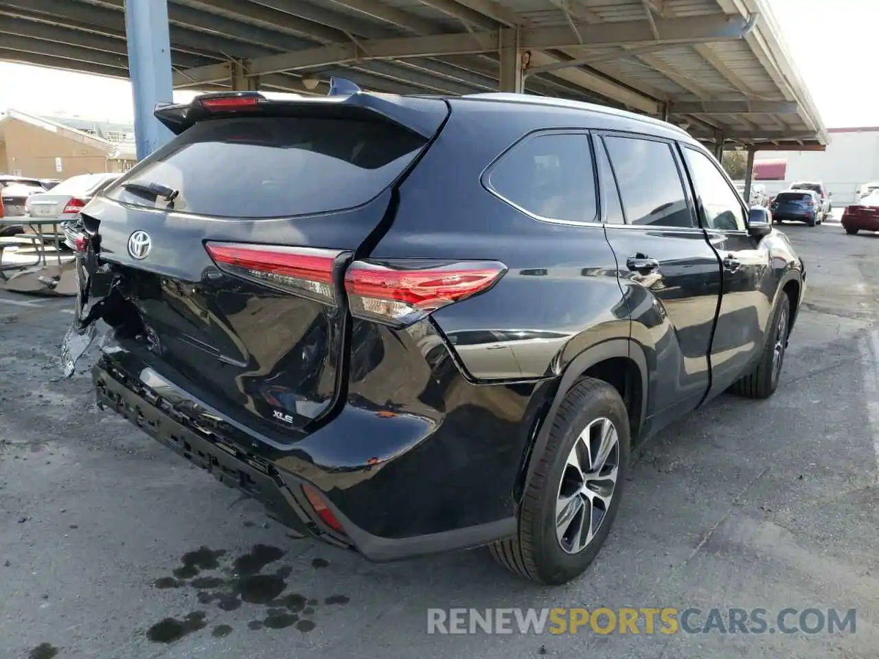 4 Photograph of a damaged car 5TDGZRAH4NS109322 TOYOTA HIGHLANDER 2022