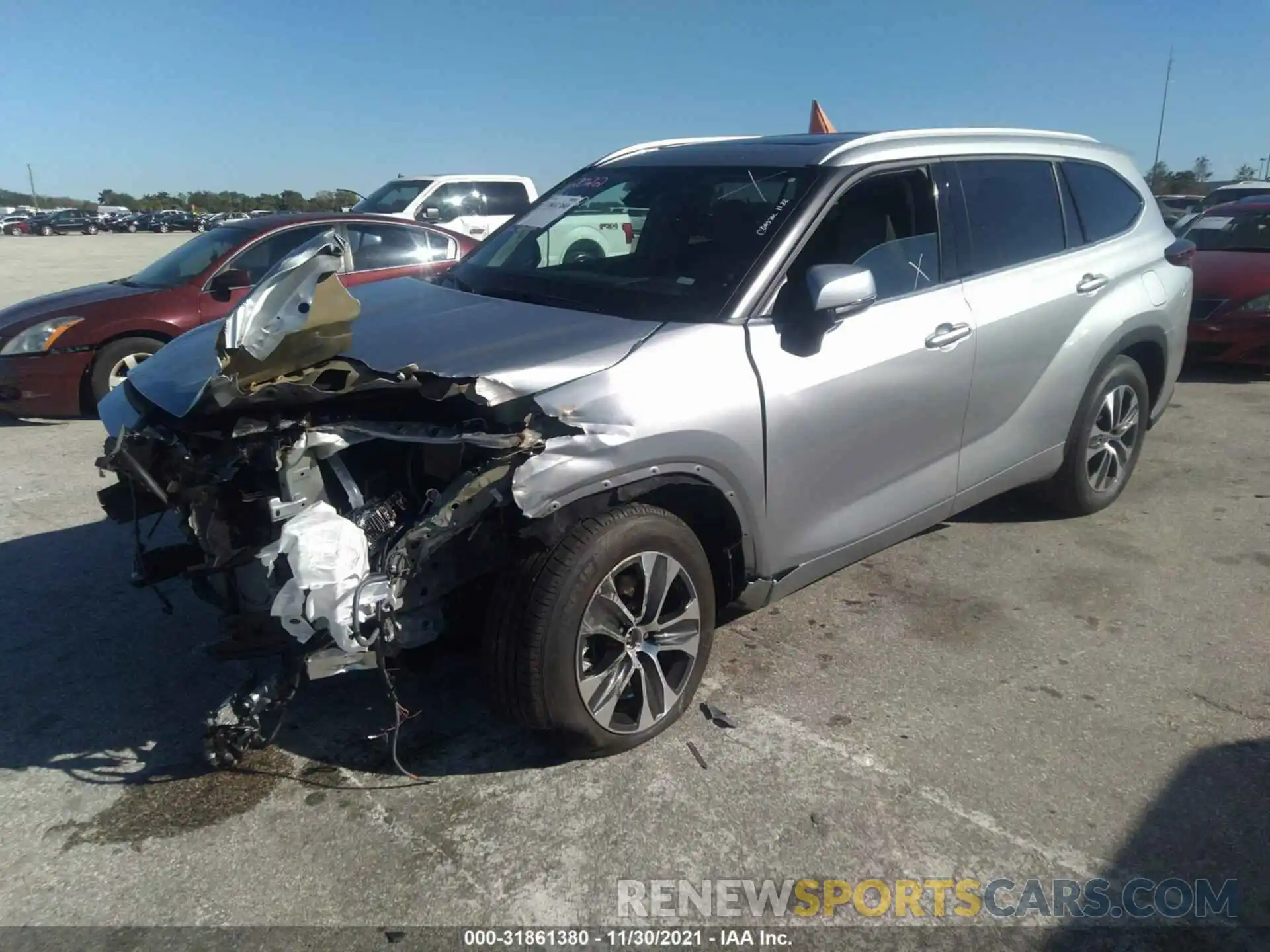 2 Photograph of a damaged car 5TDGZRAH5NS539439 TOYOTA HIGHLANDER 2022