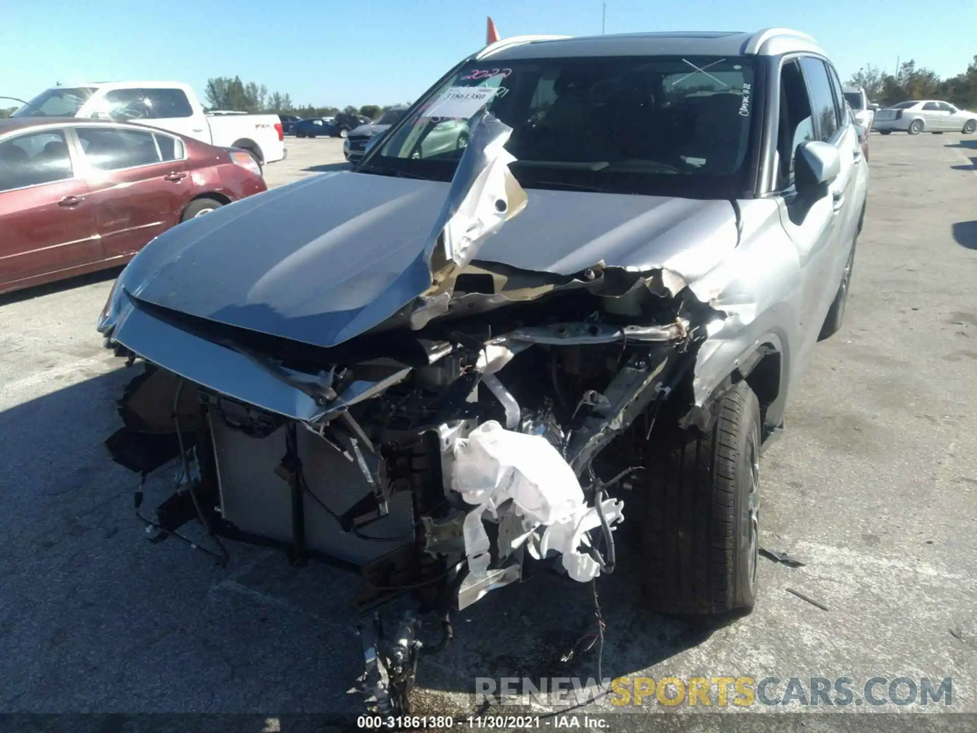 6 Photograph of a damaged car 5TDGZRAH5NS539439 TOYOTA HIGHLANDER 2022