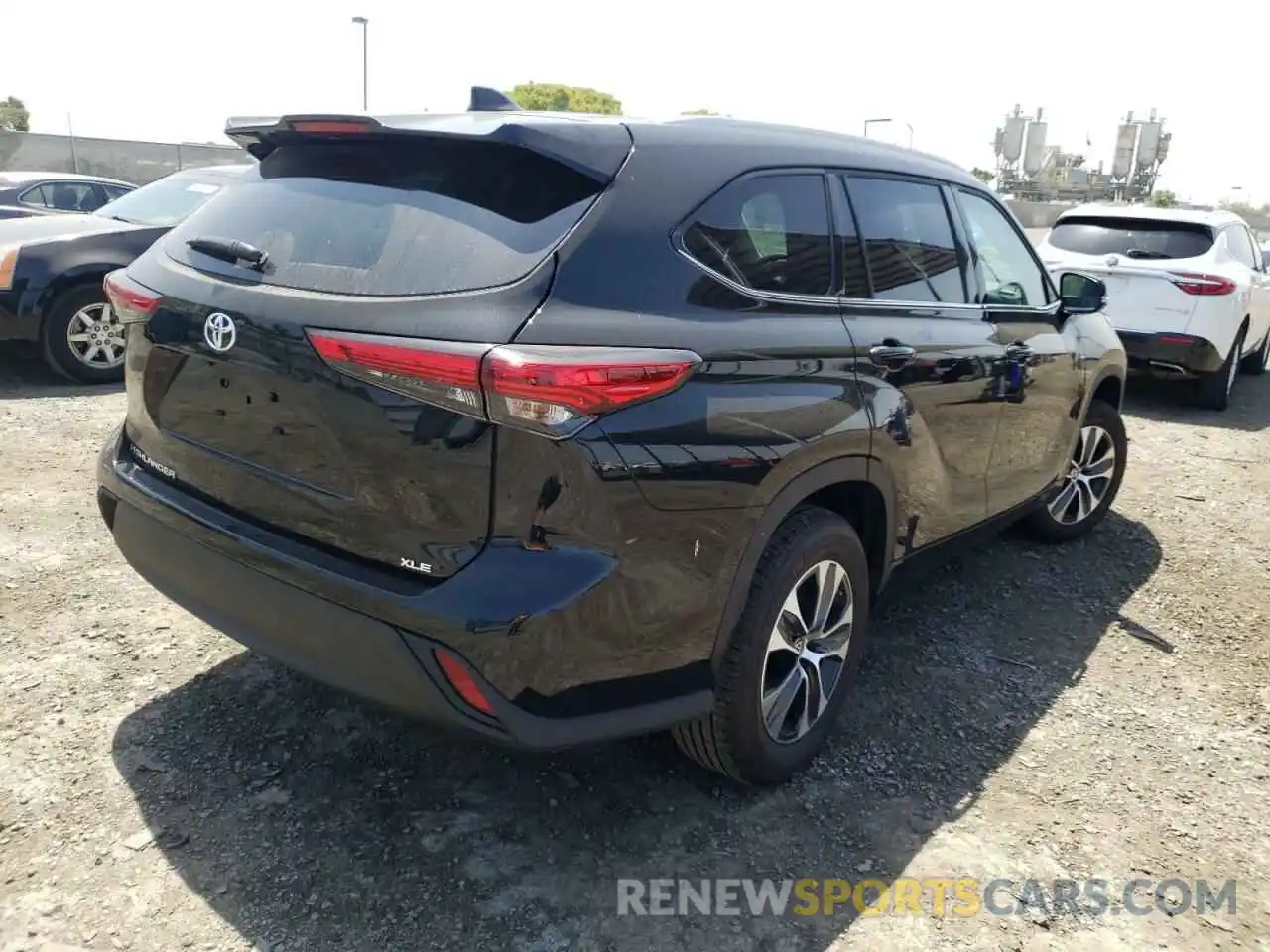 4 Photograph of a damaged car 5TDGZRAH5NS544009 TOYOTA HIGHLANDER 2022