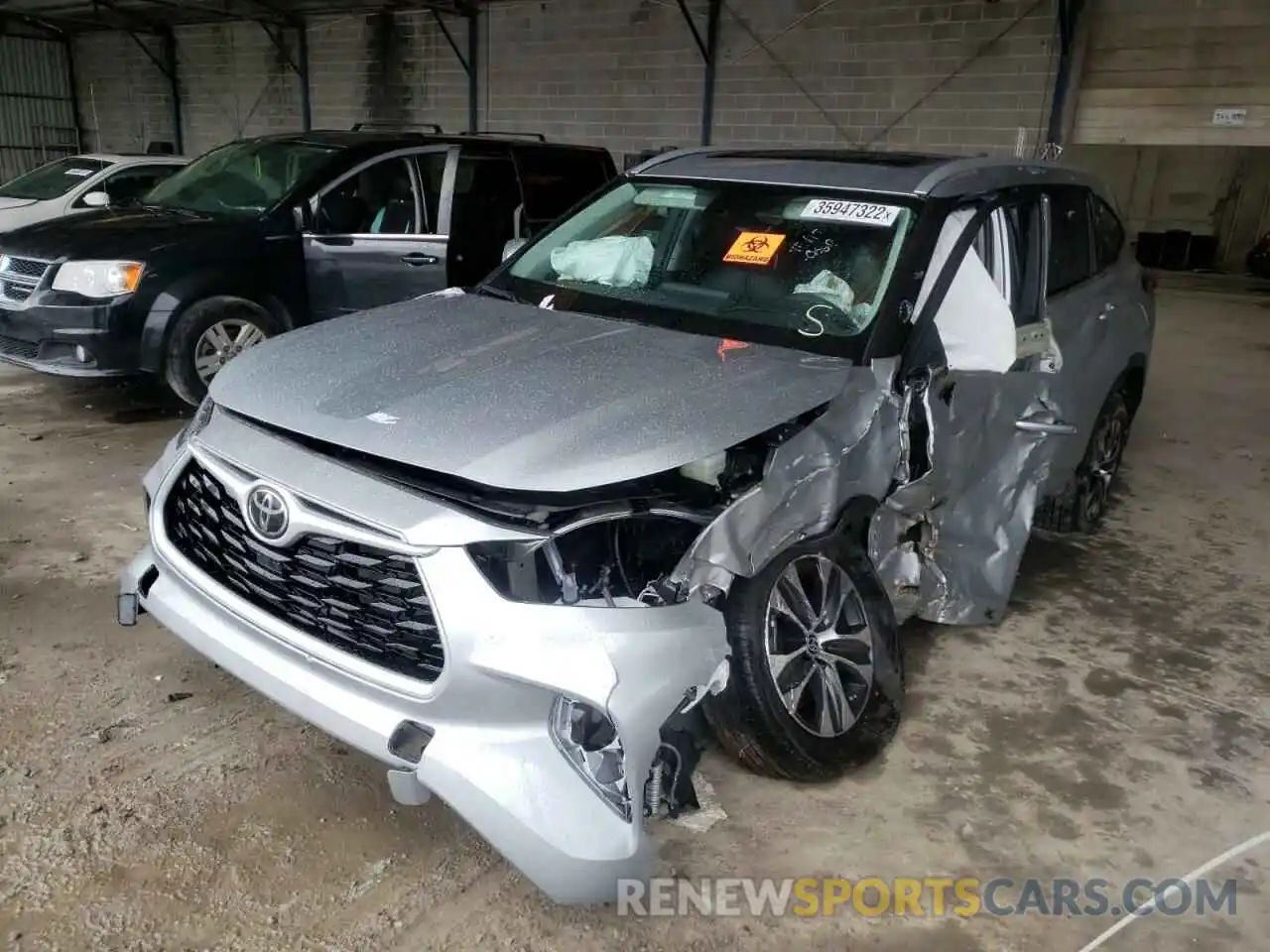 2 Photograph of a damaged car 5TDGZRAH6NS100668 TOYOTA HIGHLANDER 2022