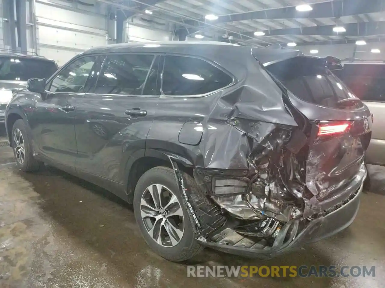 3 Photograph of a damaged car 5TDGZRAH6NS106342 TOYOTA HIGHLANDER 2022