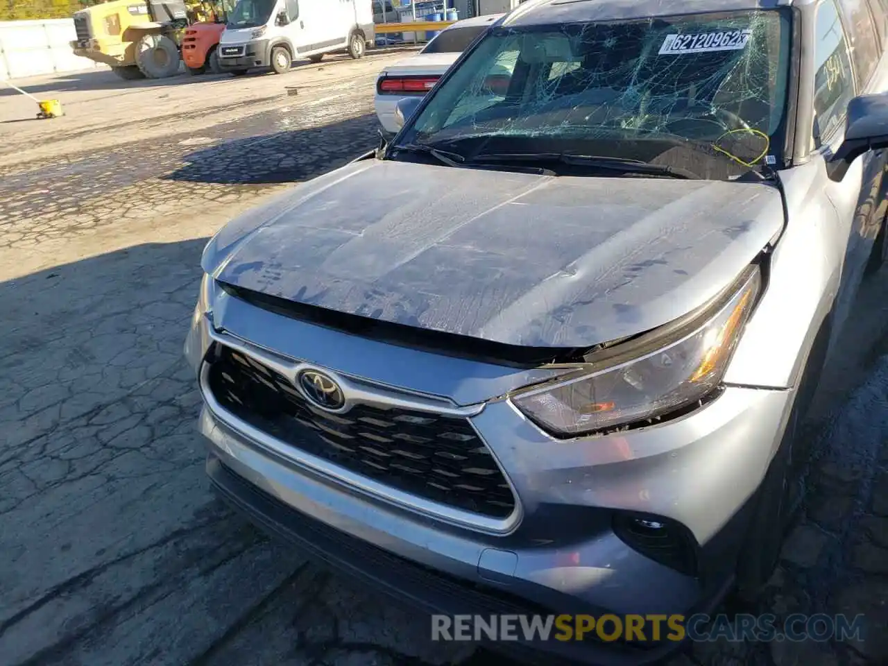 9 Photograph of a damaged car 5TDGZRAH6NS113436 TOYOTA HIGHLANDER 2022