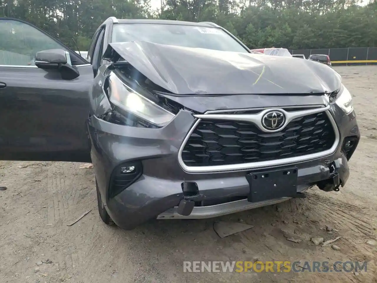 9 Photograph of a damaged car 5TDGZRAH6NS118877 TOYOTA HIGHLANDER 2022