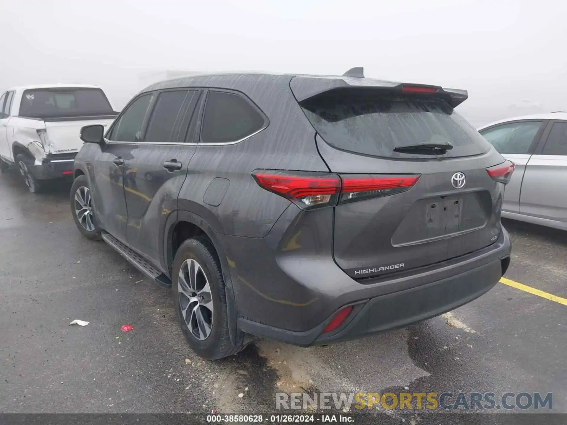 3 Photograph of a damaged car 5TDGZRAH7NS127006 TOYOTA HIGHLANDER 2022