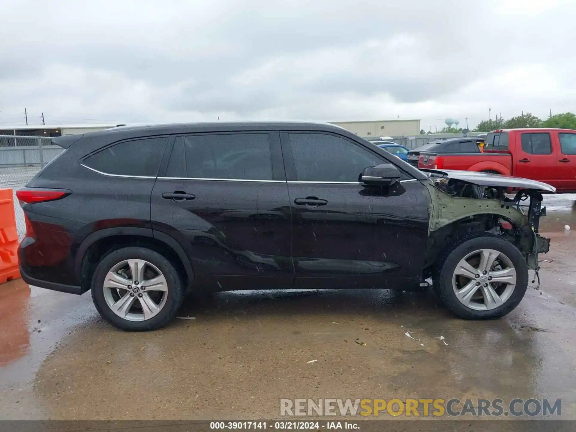 14 Photograph of a damaged car 5TDGZRAH8NS128018 TOYOTA HIGHLANDER 2022