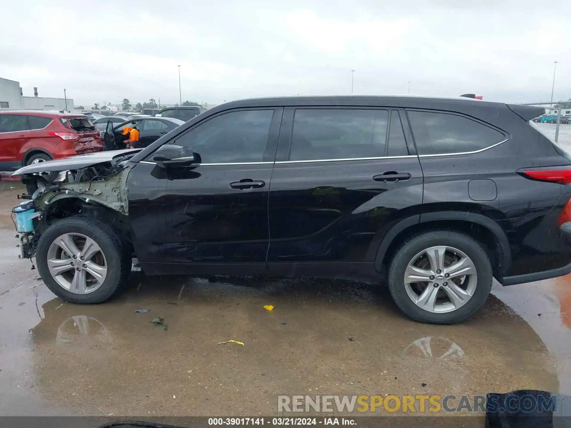 15 Photograph of a damaged car 5TDGZRAH8NS128018 TOYOTA HIGHLANDER 2022