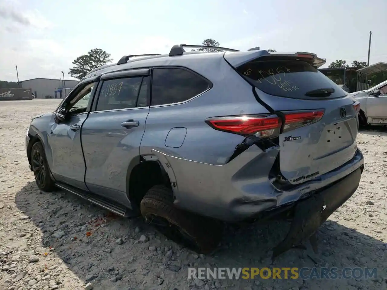 3 Photograph of a damaged car 5TDGZRAH9NS108571 TOYOTA HIGHLANDER 2022