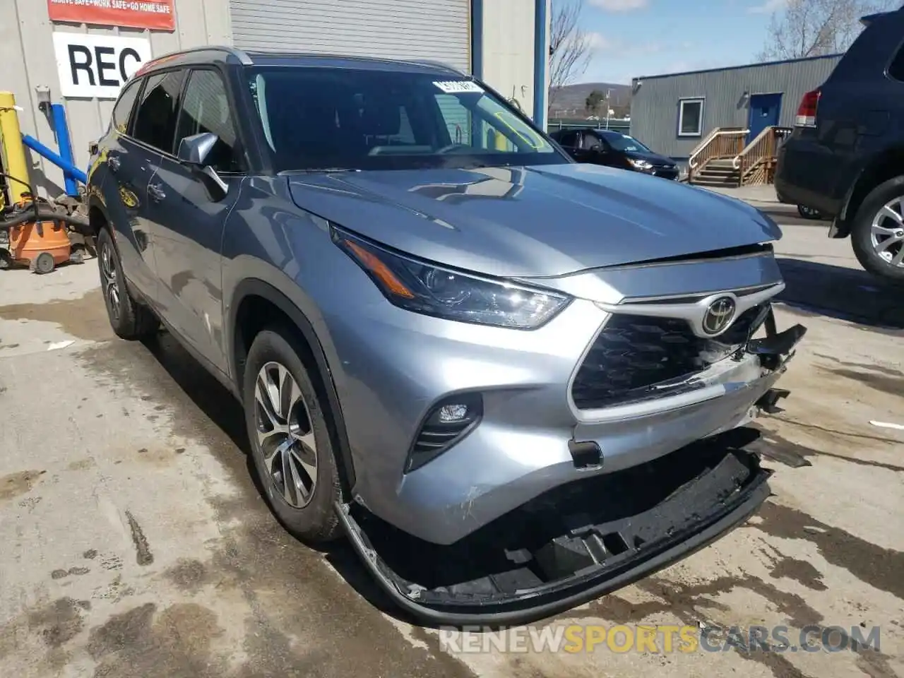 1 Photograph of a damaged car 5TDGZRAHXNS099931 TOYOTA HIGHLANDER 2022