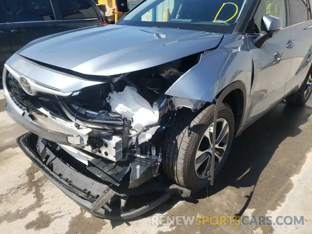 9 Photograph of a damaged car 5TDGZRAHXNS099931 TOYOTA HIGHLANDER 2022