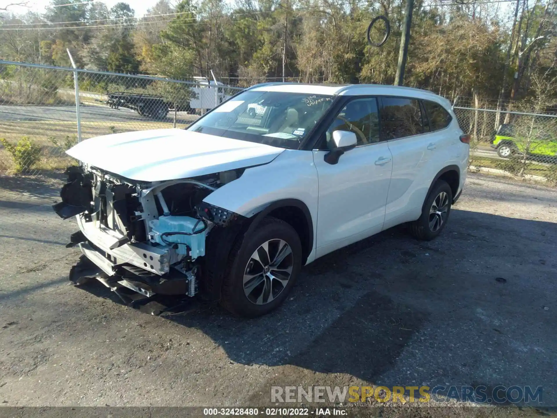 2 Photograph of a damaged car 5TDGZRAHXNS540988 TOYOTA HIGHLANDER 2022