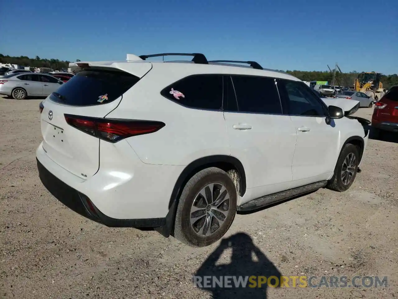 3 Photograph of a damaged car 5TDGZRAHXNS551148 TOYOTA HIGHLANDER 2022