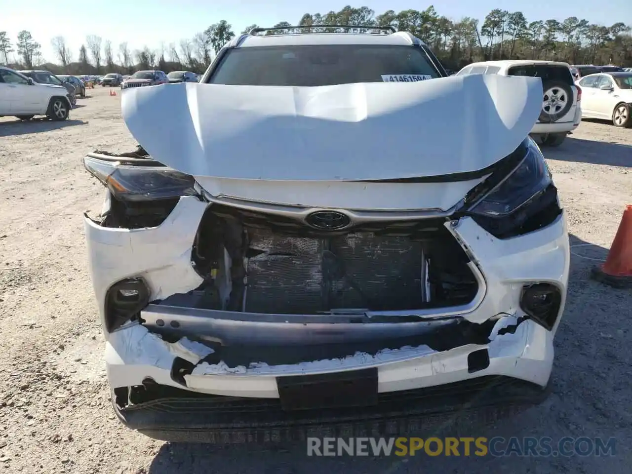 5 Photograph of a damaged car 5TDGZRAHXNS551148 TOYOTA HIGHLANDER 2022