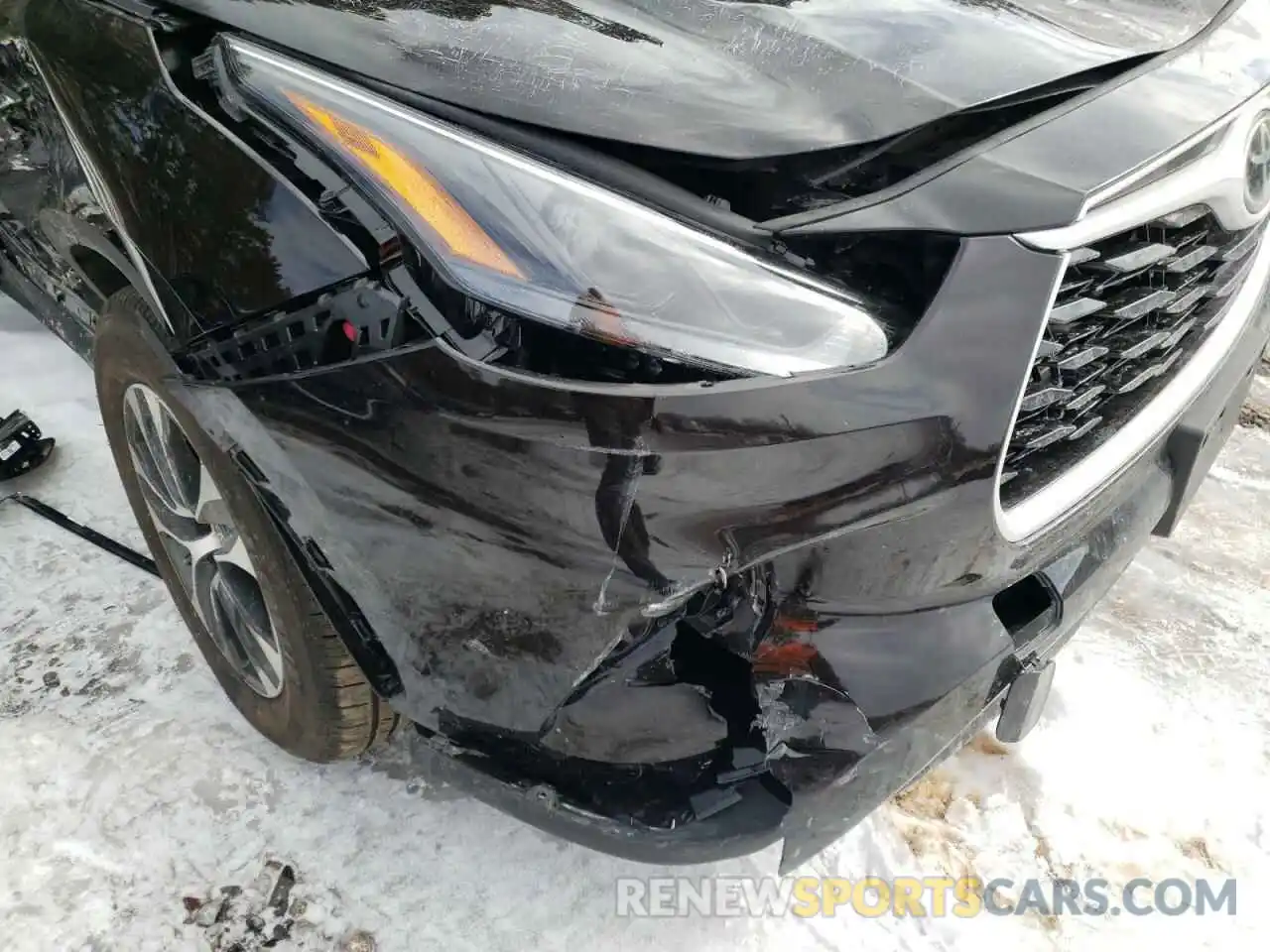 9 Photograph of a damaged car 5TDGZRBH1NS164194 TOYOTA HIGHLANDER 2022