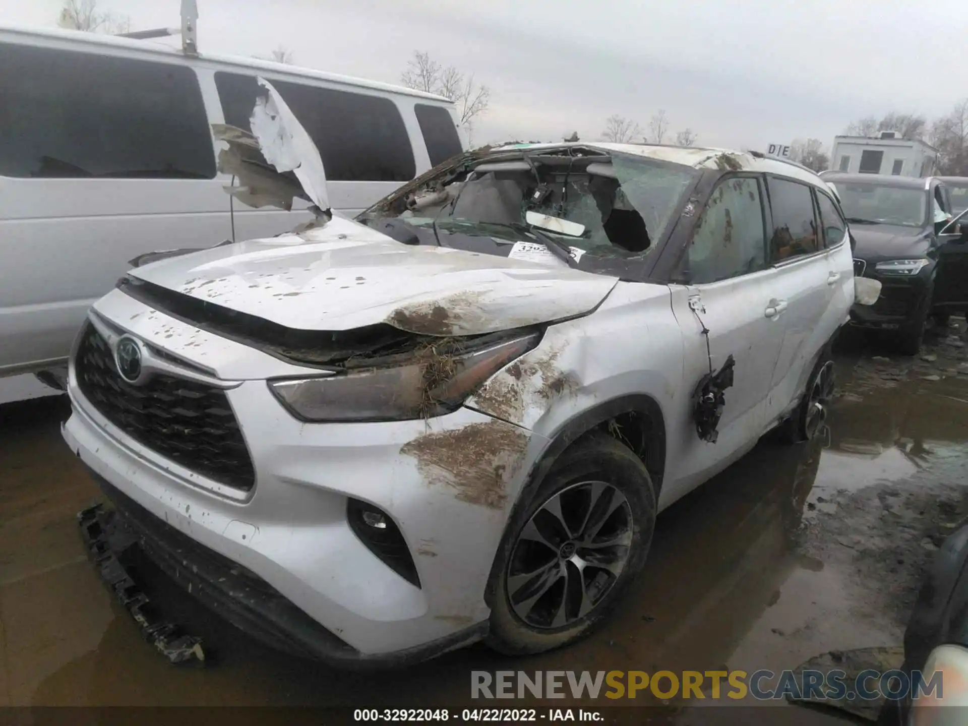 2 Photograph of a damaged car 5TDGZRBH1NS178564 TOYOTA HIGHLANDER 2022