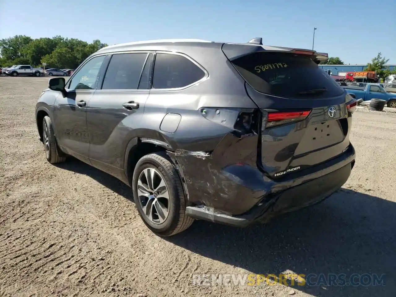 3 Photograph of a damaged car 5TDGZRBH1NS233966 TOYOTA HIGHLANDER 2022